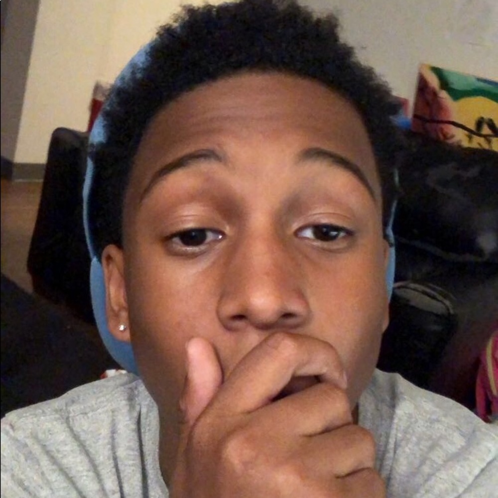 Meet your Posher, Dmari